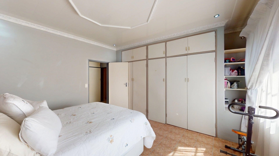 3 Bedroom Property for Sale in Miederpark North West